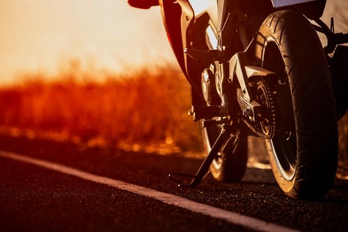 Por qué los motociclistas sufren lesiones graves