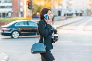 ¿Qué es un paso peatonal sin señalización?
